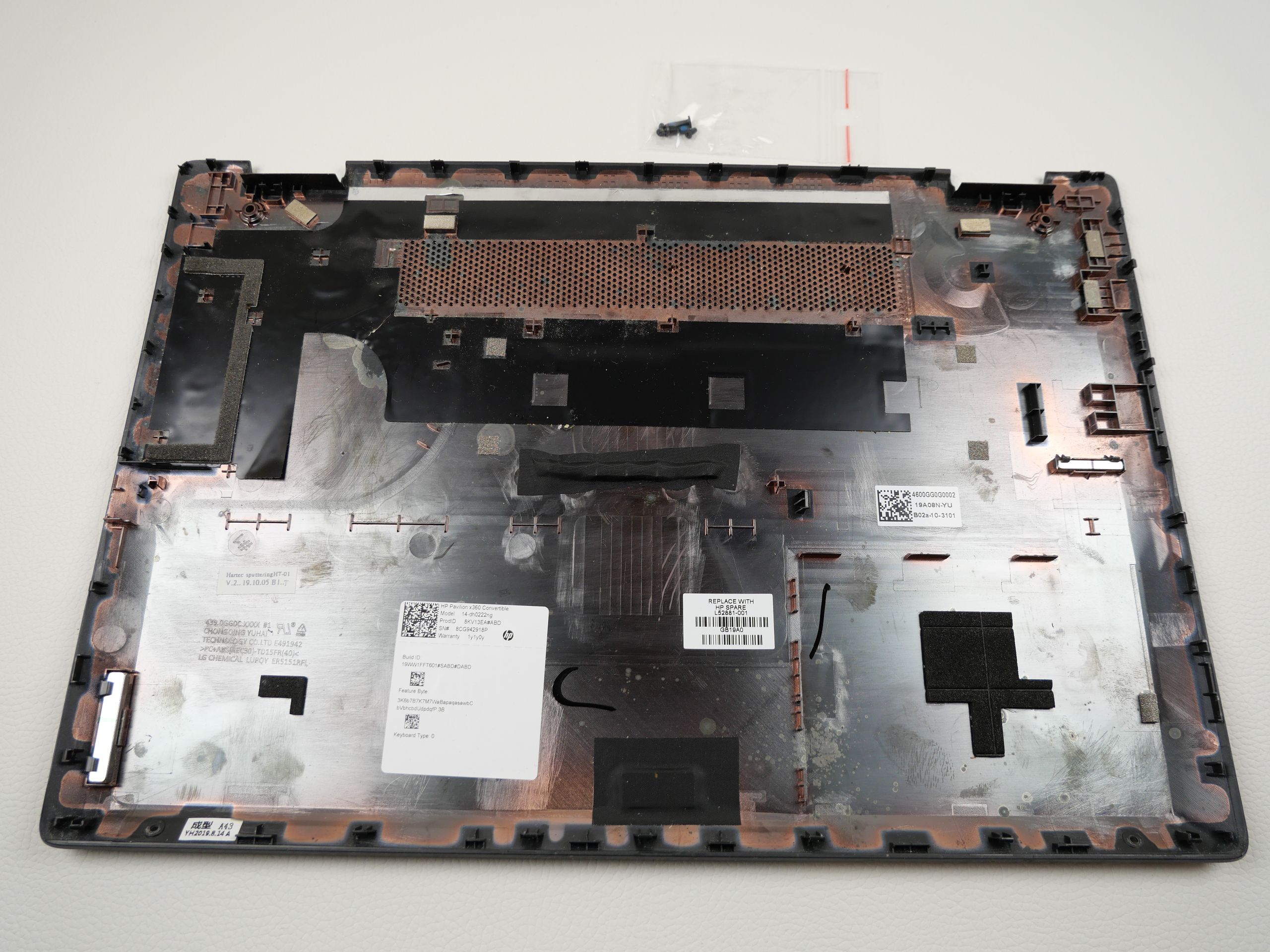 hp-pavilion-x360-14-dh0222ng-case-bottom-333-1