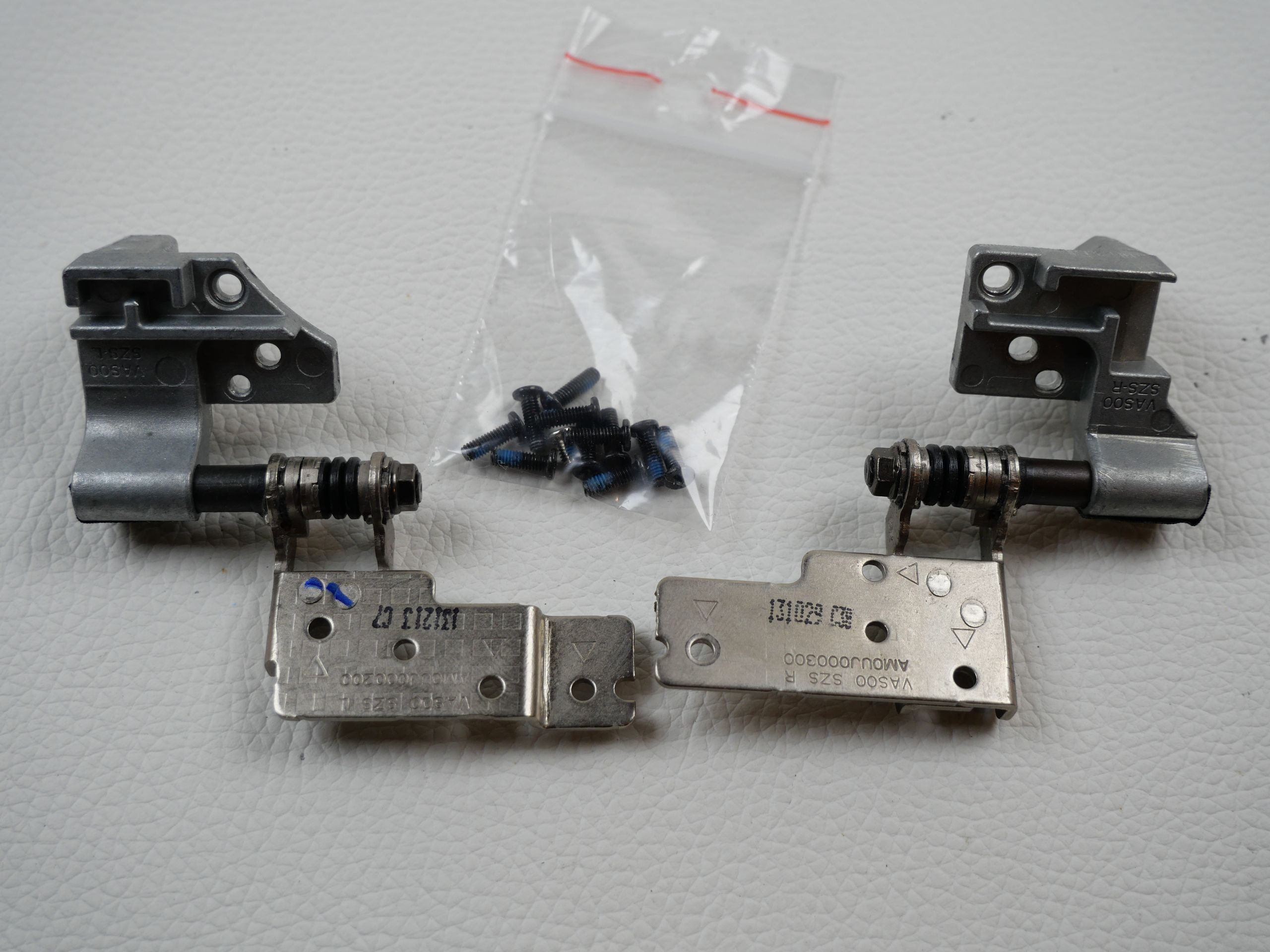 alienware-17-r1-display-hinges-625-1