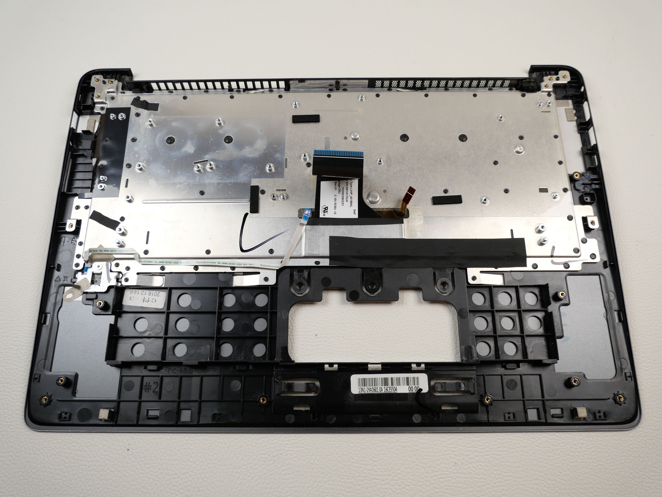 acer-travelmate-x349-m-57q1-palmrest-keyboard-980-2