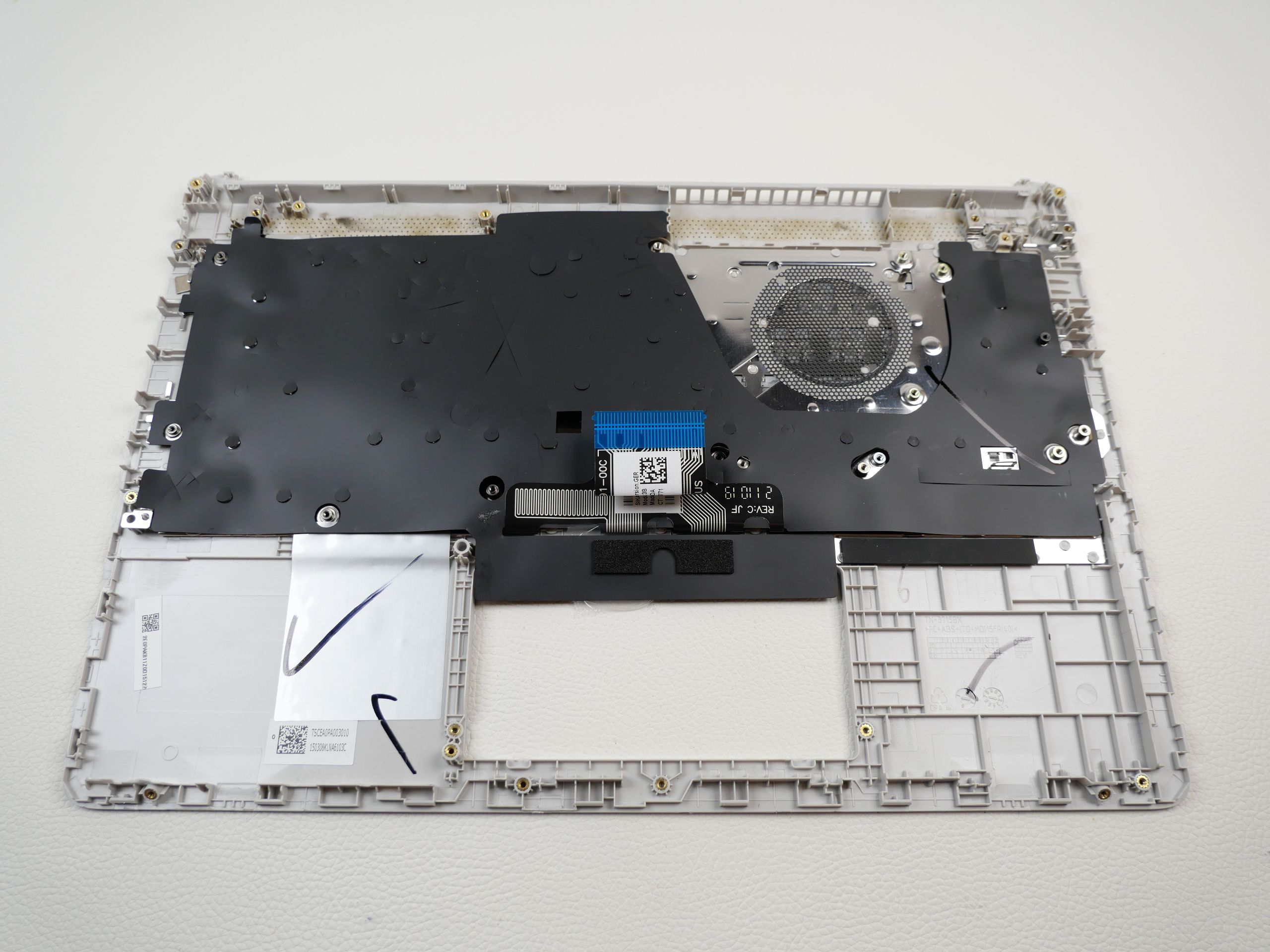 hp-14s-fq0214ng-palmrest-keyboard-1147-2