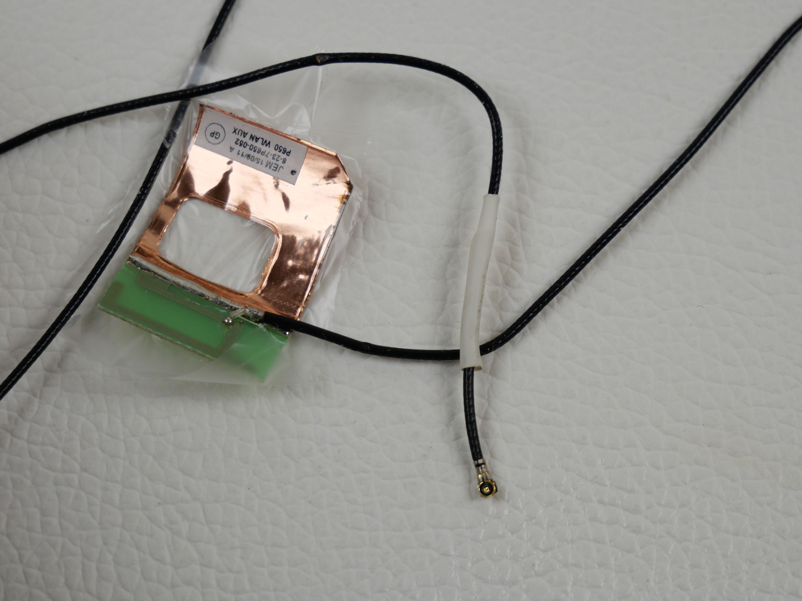 schenker-xmg-p506-clevo-p651rg-antenna-1864-2