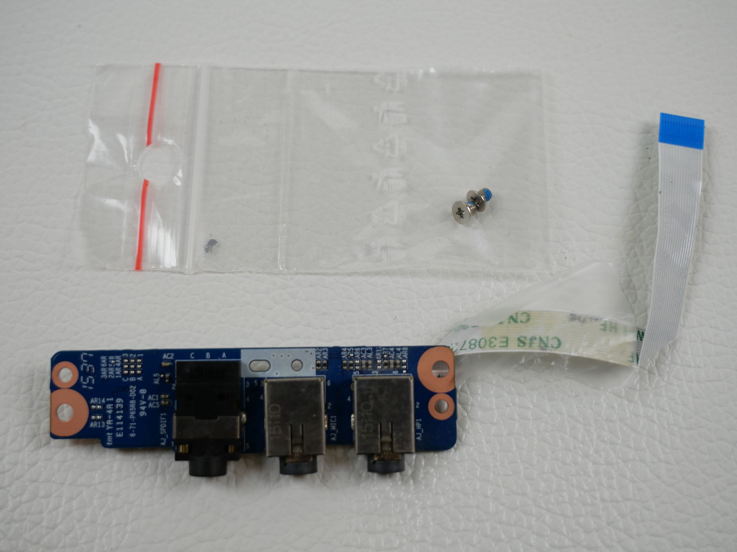 schenker-xmg-p506-clevo-p651rg-module-board-earphone-jack-1851-1