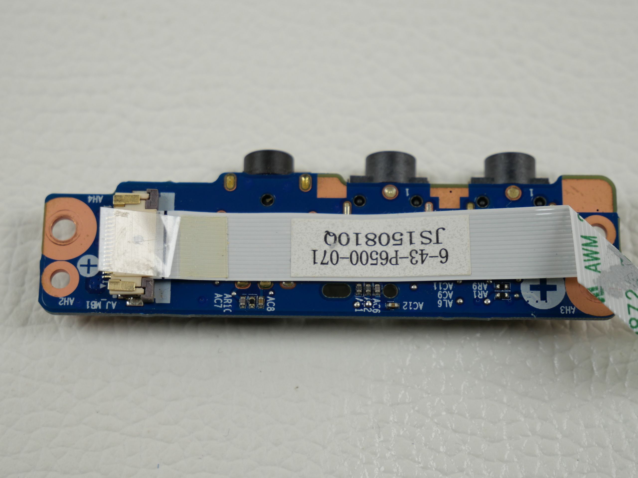 schenker-xmg-p506-clevo-p651rg-module-board-earphone-jack-1851-3