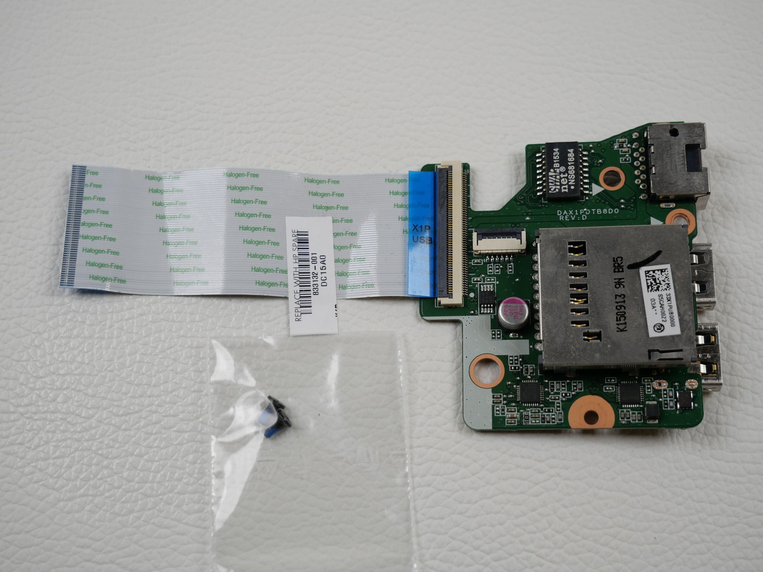 hp-pavilion-gaming-15-ak033ng-module-board-usb-connector-sd-card-connection-rj45-connector-1989-1