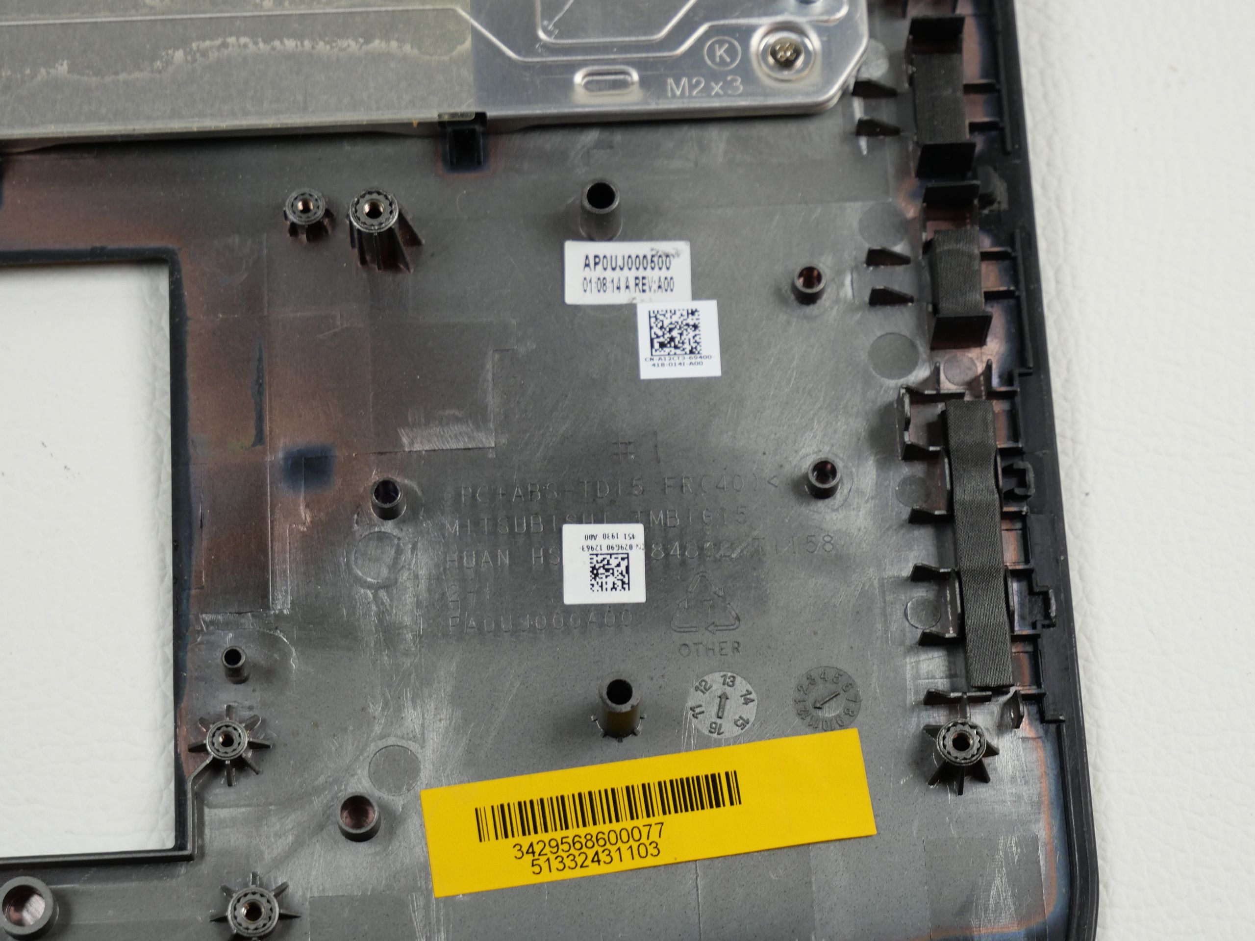 alienware-17-r1-palmrest-2066-5